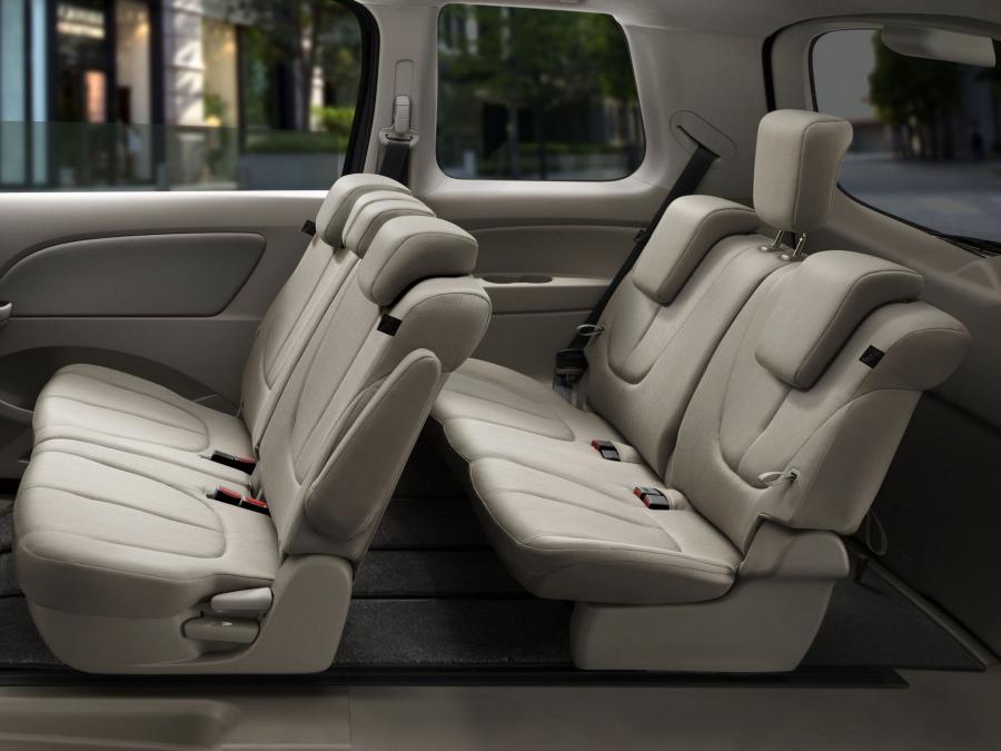  Mazda Biante GRANZ 2012 года  (фото 6 из 7)